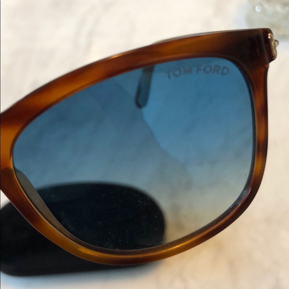 Tom Ford blue tinted unisex sunglasses - Picture 4 of 7